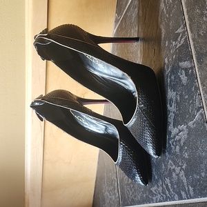 VINTAGE Oscar De La Renta Heels